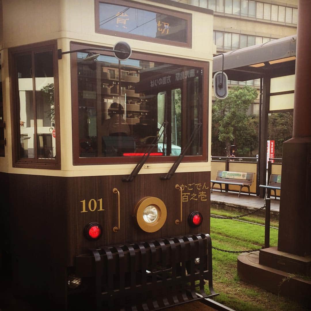 のインスタグラム：「ゆうゆうです‼︎ 『かごでん』です(^^) #電車 #かごでん #市電 #貸切 #鹿児島 #乗り物 #路面電車 #kagoshima #japan #観光 #レトロ電車」