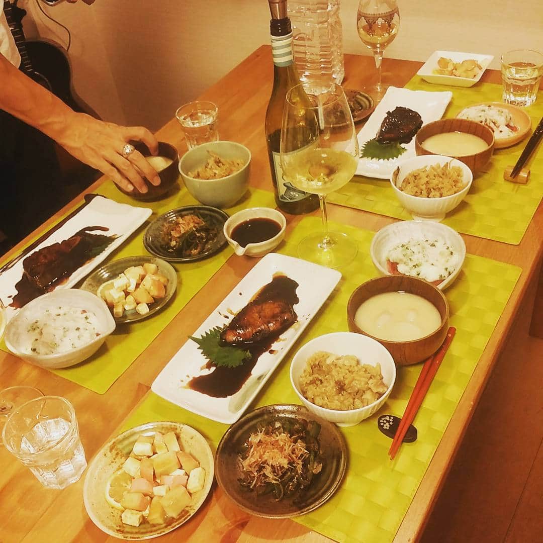 桐山マキさんのインスタグラム写真 - (桐山マキInstagram)「和💕 #今日は旦那さんがお料理してくれました#和食#美味しい#食のフェスティバルやぁ#エレクトニカルパレードやぁ♡」9月22日 19時18分 - maki_kiriyama