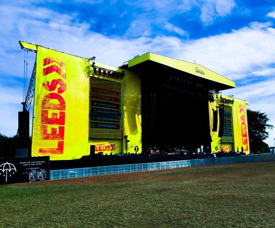 BABYMETALさんのインスタグラム写真 - (BABYMETALInstagram)「Hello Leeds! Today's @OfficialRandL. #BABYMETAL show starts 12PM at #LeedsFestival main stage! #ReadingFestival」8月30日 19時20分 - babymetal_official