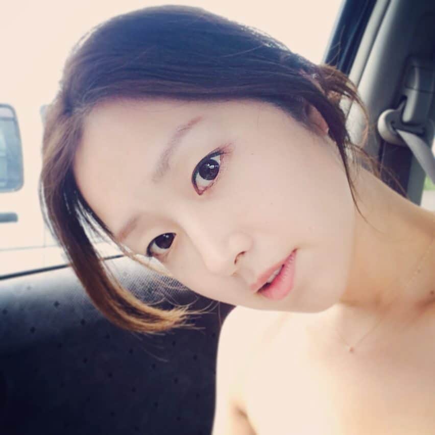 笛木優子のインスタグラム：「本日 23:15より テレビ朝日 中居正広のミになる図書館に 出ますよ〜😙💕 見て下さいな〜✌️🎀 安心してください！着てますよw」