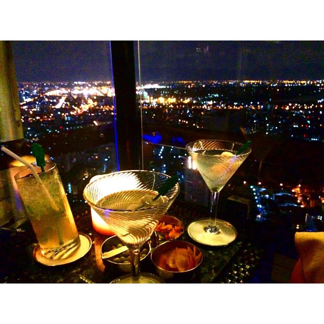 泉里香さんのインスタグラム写真 - (泉里香Instagram)「#banyantree#bar#night#cocktail #夜景 みながらまったり #幸せ #タイ#バンコク#バー#カクテル」9月1日 19時16分 - rika_izumi_
