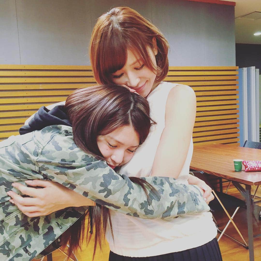 坂口杏里のインスタグラム：「てーじ❤️お姉たん❤️ 夢に相武紗季さんでてきて朝から震えてる。 最近ずっと長期休暇しようか迷ってた芸能界、昨日バッタリお会いできて、やっぱりまだ頑張ろうって思えた💭 まだまだ頑張ろう。」