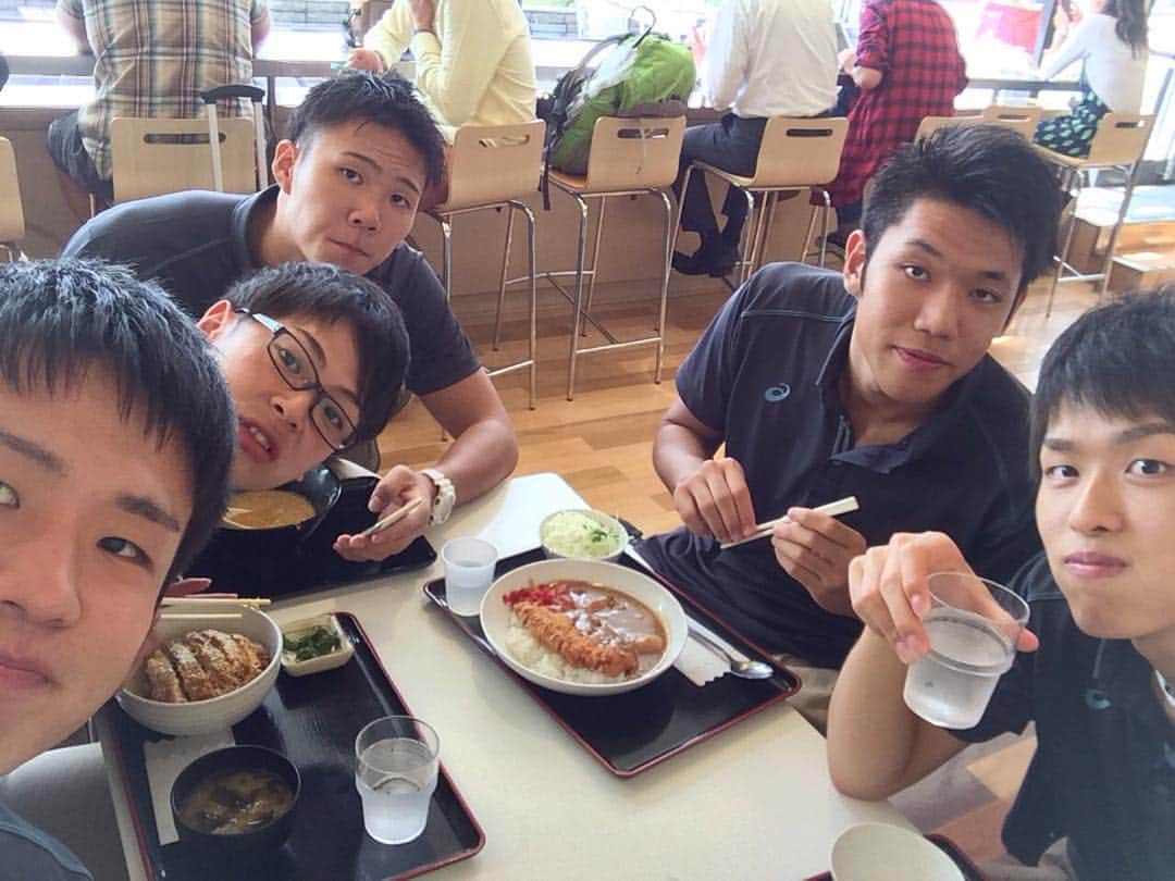 大竹壱青のインスタグラム：「JAPAN→MEXICO✈️いざ出発！！ #日本でlast lunch#よんこいち#plusゴリラ#新メンバー加入#これからごこいち？#13時間の長旅#それじゃ行ってきます✨」