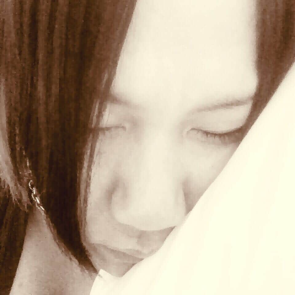 YOMIさんのインスタグラム写真 - (YOMIInstagram)「FC旅行1班凄く楽しかった！ 気をつけて帰ってね。 ちょっとお昼寝します。おやすみ。#お昼寝 #布団気持ちいい」9月4日 13時33分 - nightmare.yomi