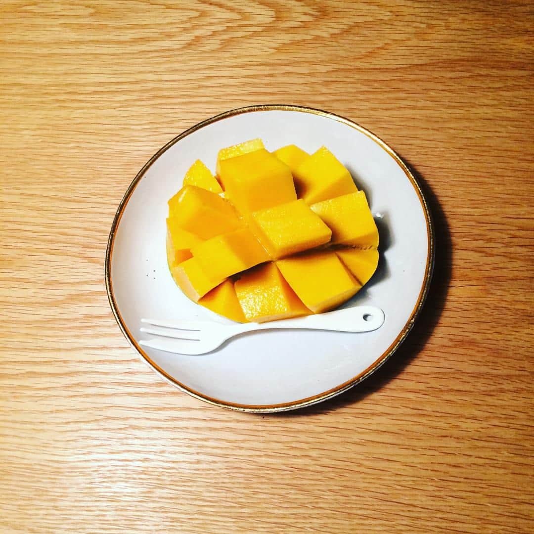 笛木優子のインスタグラム：「おいしい。。。💛 みなさん良い週末を🎀」