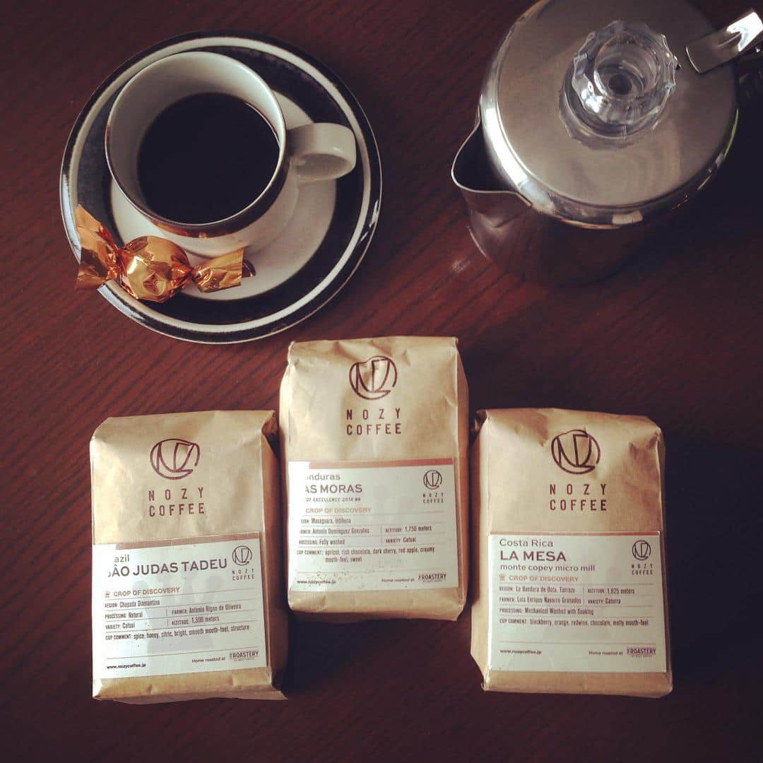 志摩有子さんのインスタグラム写真 - (志摩有子Instagram)「なんだか身体に合わないような気がしてしばらく飲んでいなかったコーヒーがこのところ美味しく感じるように。特に食後や午後のほっとしたくなるひととき。ちょっとしたスイーツと一緒に飲むと本当にリフレッシュできる。最近のお気に入りはnozycoffee ☕️ #coffee #break #nozycoffee #theroastery」9月7日 17時08分 - ariko418