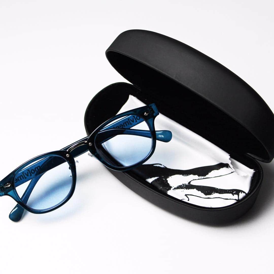 bobbyのインスタグラム：「movment@Sunglasses  Color:Blue  @mo_v_ment #movment #sunglasses #blue」