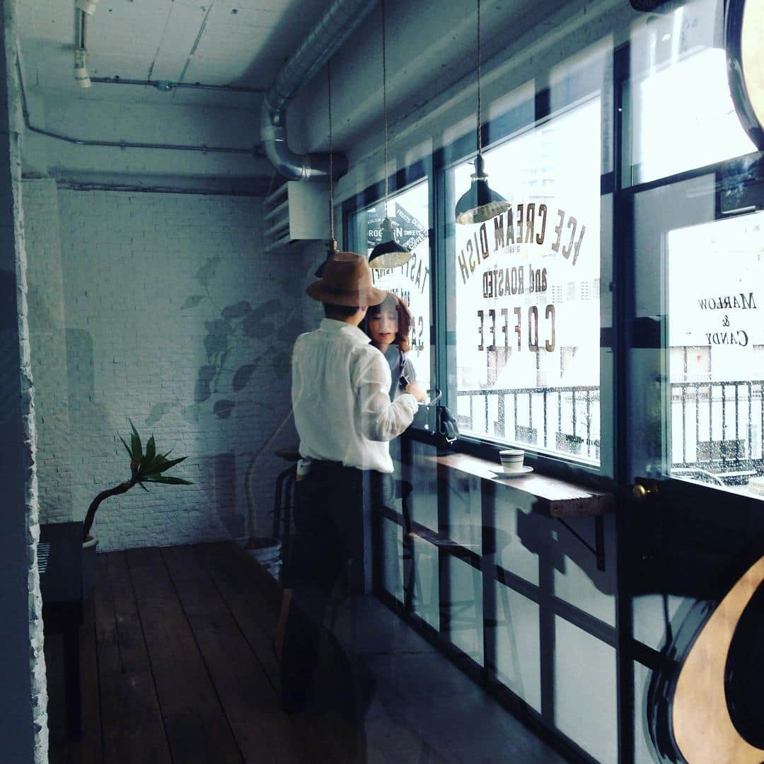 志摩有子さんのインスタグラム写真 - (志摩有子Instagram)「プロの仕事。 #classymagazine #shooting #thevirgnia #さすがのコンビネーション」9月9日 14時52分 - ariko418