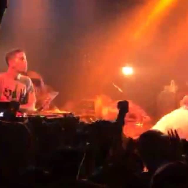 松永俊弥のインスタグラム：「ISSUES!! 演奏もバッチリ、楽しくて腰痛忘れた。 * #issues#japantour2015」