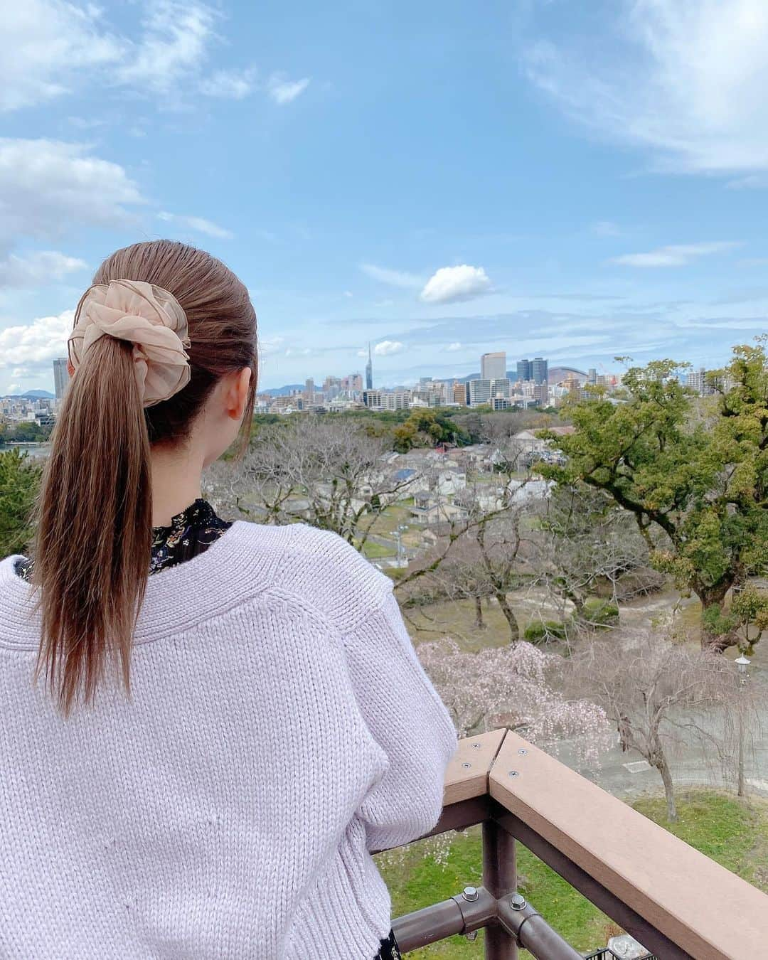 田中菜津美さんのインスタグラム写真 - (田中菜津美Instagram)「春がきた🌸 . 舞鶴公園にもさくら咲いてました🥰 来週あたりにはもっと咲いてるかな？🌸 . こんな感じでお父さんと 休日デートしました💕 . #ootd #桜 #さくら #舞鶴公園 #春コーデ  #私服 #coordinate #春服 #fashion」3月20日 19時41分 - natsumitanaka_0810