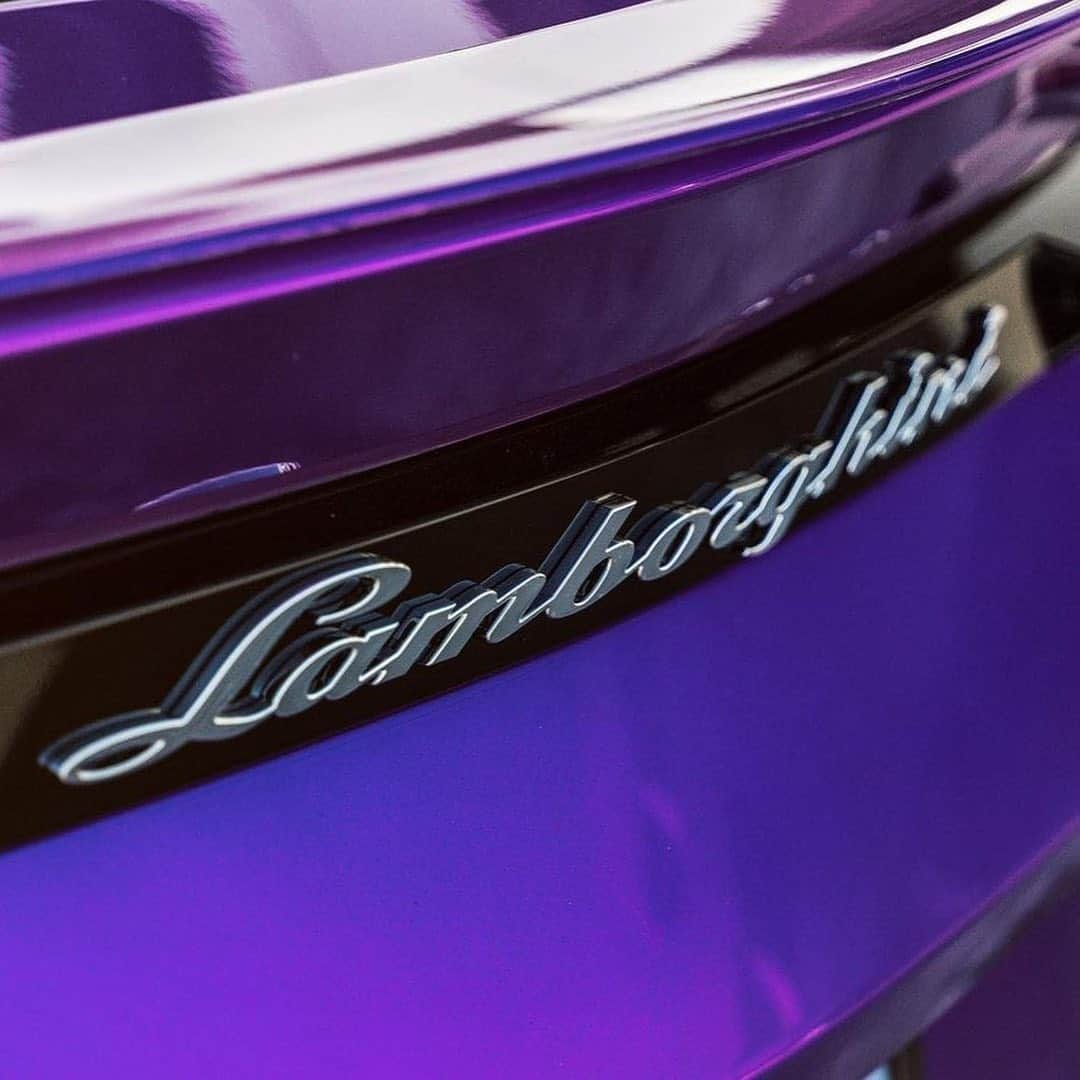 CARLiFESTYLEさんのインスタグラム写真 - (CARLiFESTYLEInstagram)「Purple Urus by @wheelsboutique #carlifestyle #Urus」3月18日 13時05分 - carlifestyle