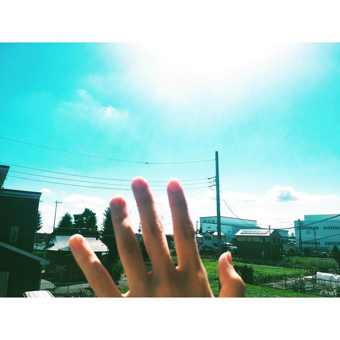 木村仁美のインスタグラム：「天気 夏とはサヨナラしたのに」