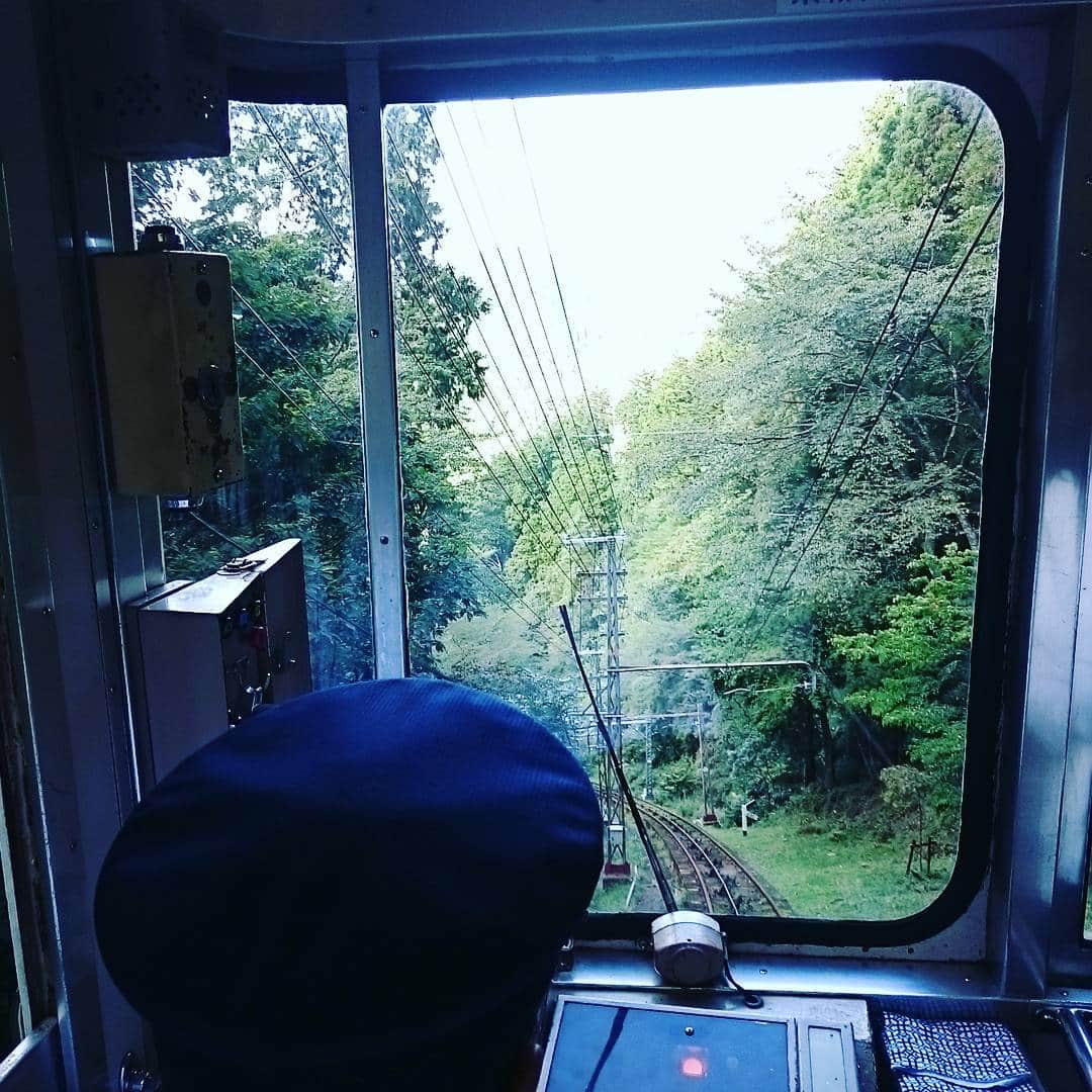 小泉麻耶さんのインスタグラム写真 - (小泉麻耶Instagram)「高野山～さ～よ～なら～✨✨✨ ありがとう💓✨💓美しくて心綺麗になったかも🙌❤笑 #高野山 #高野山駅 #ばいばーい 🎵 #鉄道」9月11日 15時41分 - mayakoizumi