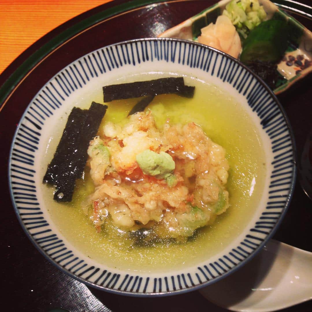 志摩有子さんのインスタグラム写真 - (志摩有子Instagram)「〆はいつもの天茶漬け。 #天ぷら #天茶漬け #あっさり #美味しい揚げ玉をお土産にもらう」9月11日 22時54分 - ariko418