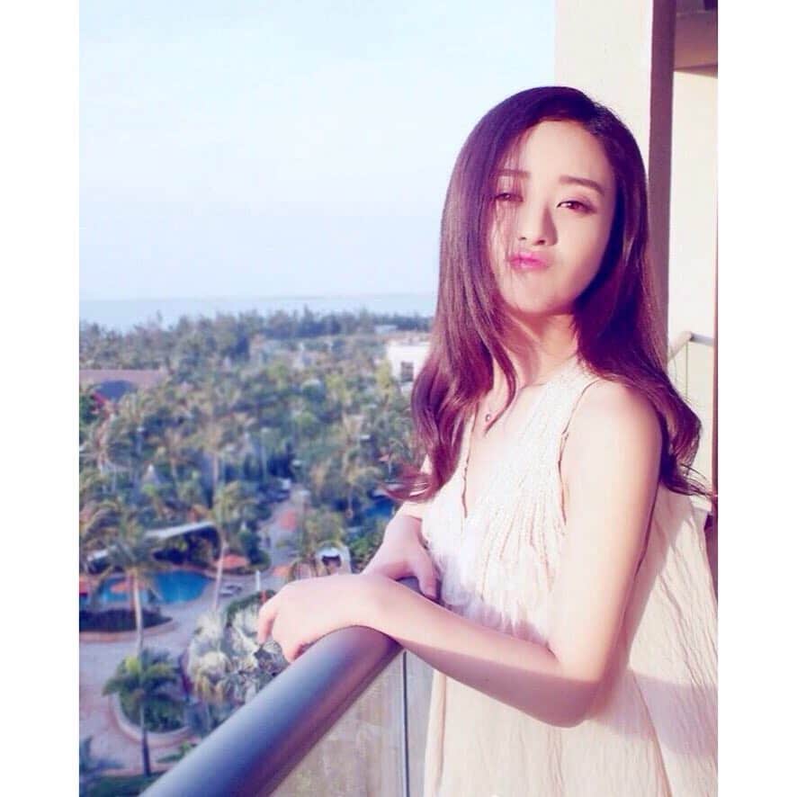 チャオ・リーインのインスタグラム：「今晚#偶像来了 😉」