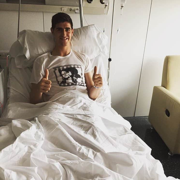 ティボ・クルトゥワのインスタグラム：「Get well soon Thibaut!! @thibautcourtois #thibautcourtois #courtois13 #chelsea #cfc」