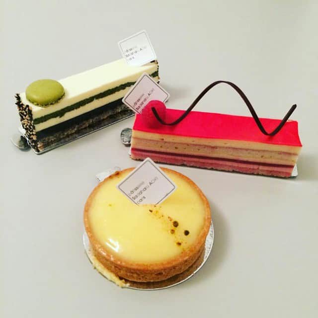 Pâtisserie Sadaharu AOKI Parisのインスタグラム：「❤❤ Repost from @cakesparavion  Parisian pastries with some Japanese flare.」