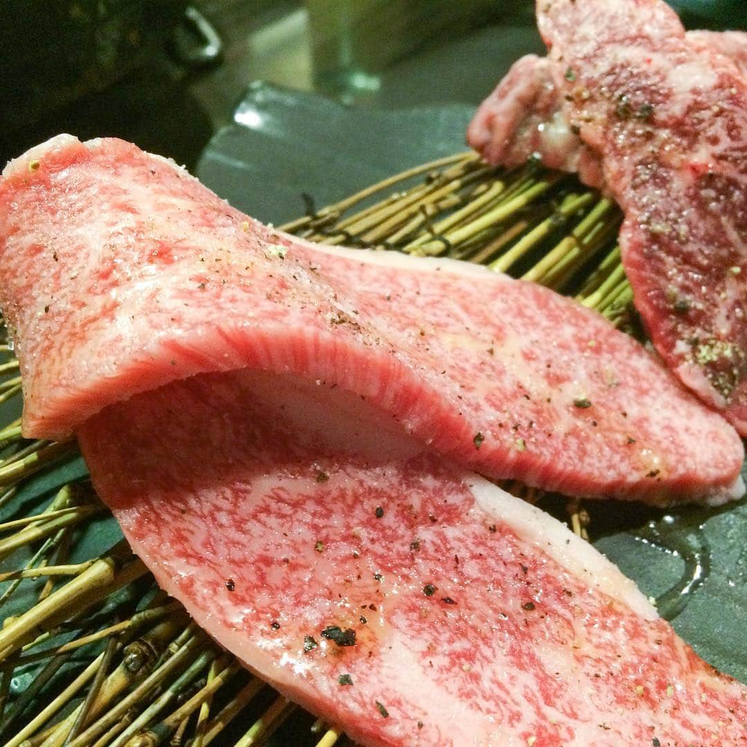 Washoku (和食) Japanese Foodのインスタグラム：「A5 ranking Wagyu (Japanese beef). There are A1 to A5 ranking in Wagyu. A5 is best! Photo : Goo at Shinuya in Tokyo http://washokuculture.com #japan #japanesefood #japanesefood #washoku #weird #nofilter #焼肉 #ビーフ #和食 #A5ランク #焼肉ぐう #和牛」