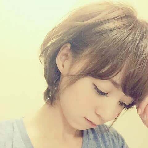 希志あいののインスタグラム：「ショートカットに♪ #hair」