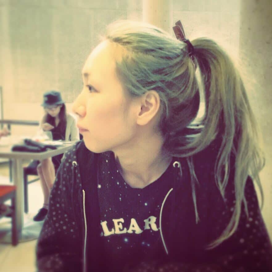 tae のインスタグラム：「My trumpeter. #saki #oreskaband #pretty #green #girl #talkalot #力持ち #superduper」