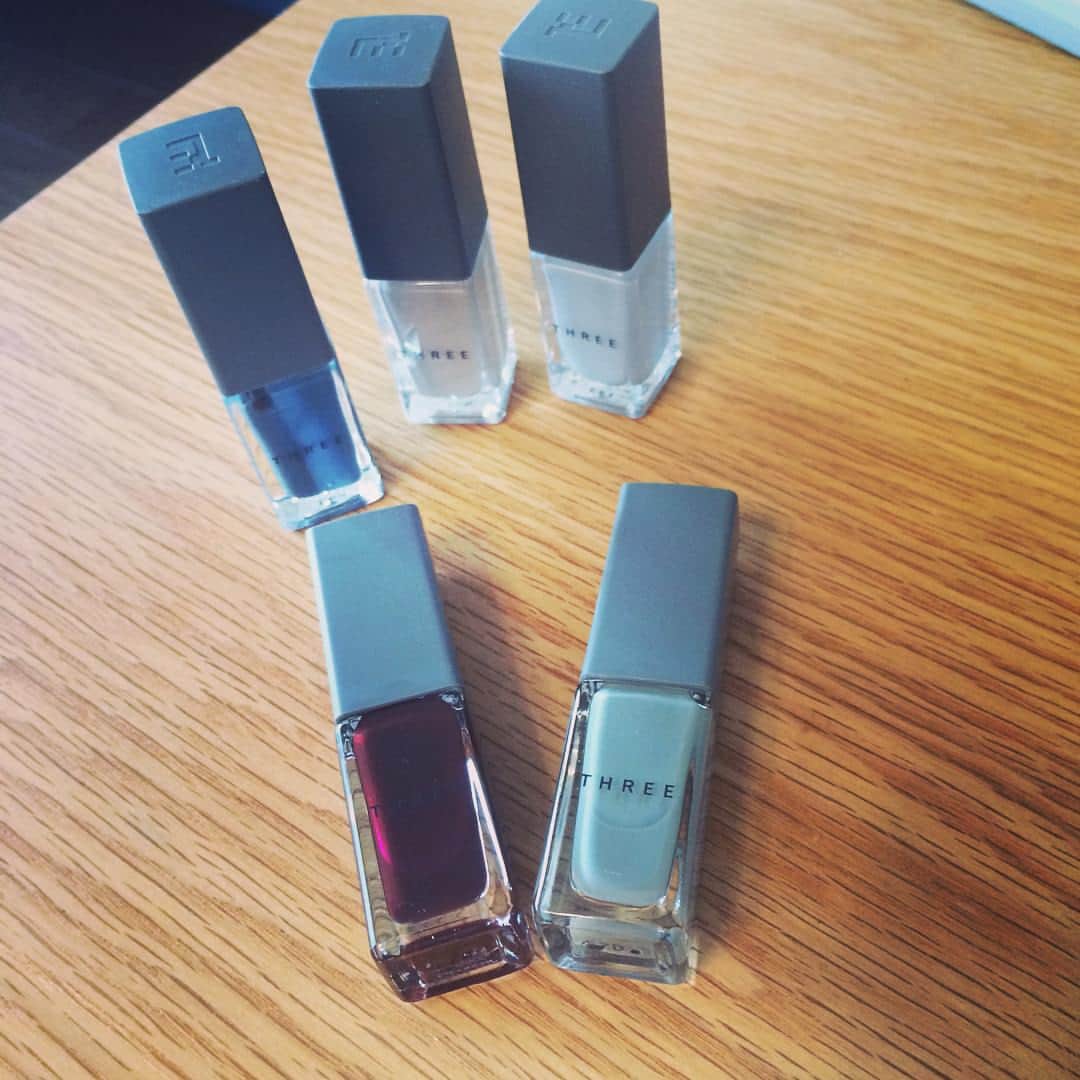 笛木優子のインスタグラム：「秋ネイル💅 THREEのネイルポリッシュは発色も良く、乾きもいいです🙆 #THREE#three」