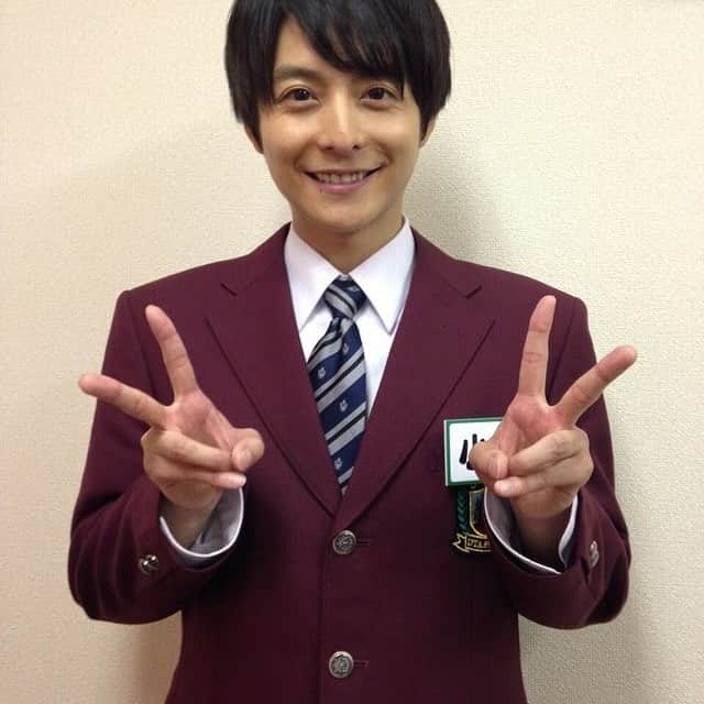 小池徹平　ファンアカウントのインスタグラム：「Hi!I'm your new classmate 😉#koiketeppei #teppeikoike #wat #band #jpop #japanese #japan #singer #student #kawaii #actor」