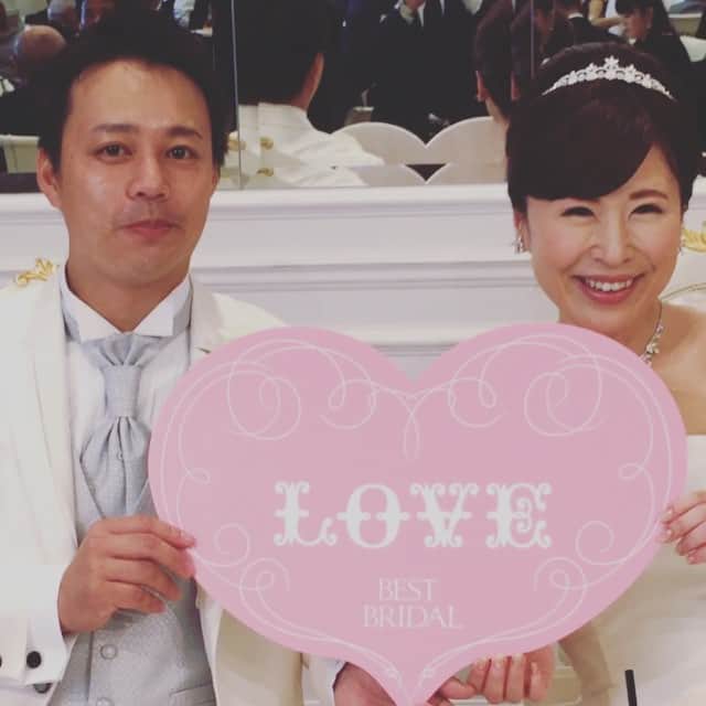結婚しよう。プロジェクトのインスタグラム：「結婚しよう！ ぜひ幸せな新郎新婦をシェアしてください！  #結婚しようpj #ベストブライダル #プレ花嫁 #アートグレイス #happy #bridal  #love #cute #weddingphotography  #wedding」