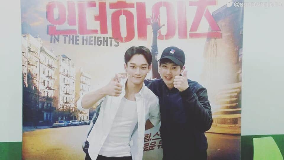 スホのインスタグラム：「당신은 아주 좋은 가수입니다. 우리는 당신에게 영원히 지원합니다! 싸움 #InTheHeights 😉✊👊」