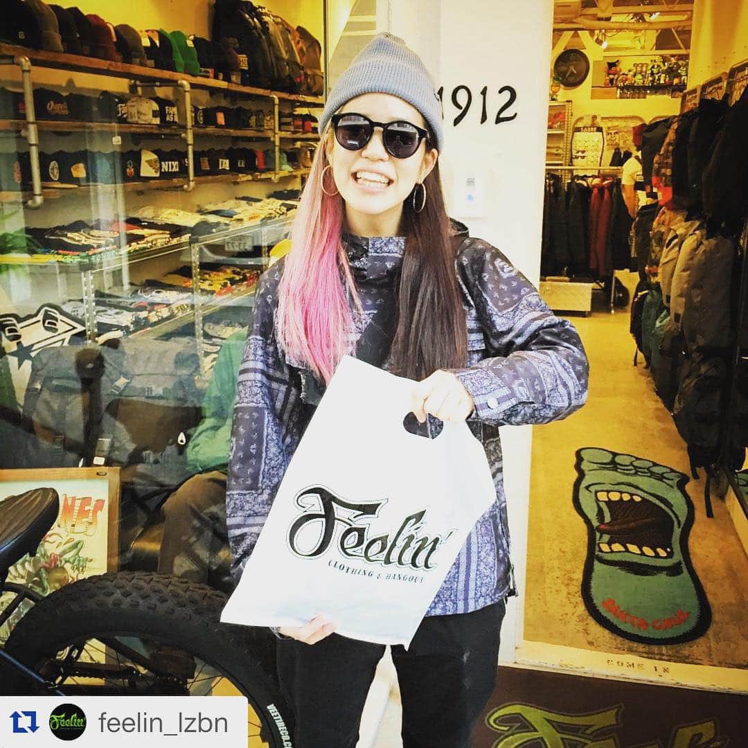 あやぺたのインスタグラム：「Feelin'にてLZBNのニット帽をげっと！♪形が最高や〜！ ちなみにこのマウンテンパーカーZephyrenだーよーん！お気に入り！ @Feelin_osaka: 《Dizzy Sunfist》@ayapettan が遊びに来てくれました☆ 【LZBN】新作BEANIEを気に入ってくれてGREYをGET！ よく似合ってますね♪ #DizzySunfist #LZBN #あやぺた #スッピン http://t.co/QfTY2z6hp2」