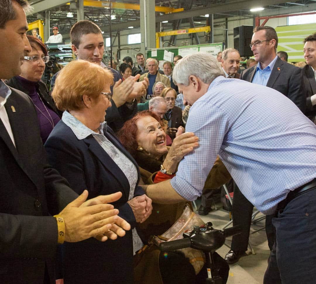 スティーヴン・ハーパーのインスタグラム：「The reception in Quebec City today was fantastic. Thanks for coming out to support our Conservative plan to protect retirement savings and the economy.」