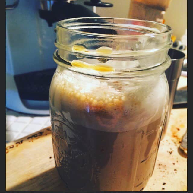 ソニンさんのインスタグラム写真 - (ソニンInstagram)「#Homemade #SoyLatte. ☕️ Made from grinding. Beans are #StumpTown coffee from NYC. And made espresso and formed milk by #EspressoMachine. Although it was not so tasty as cafe served, yet still satisfying and hugged me warmly.💗 #ソイラテ#豆乳ラテ#自家製ラテ#自宅ラテ#エスプレッソマシーン#ラテというよりオレみたいだった#でも美味しい#ミルクフォームするだけでも使う価値あるね#二杯目生姜メープルラテにした  #公演本番でミルク出すからさ#今日はいっぱい出るかも(*≧艸≦)」9月25日 15時19分 - sonim_official