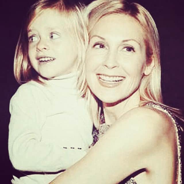 マシュー・セトルのインスタグラム：「#epicphoto two of my favorite people.  Miss you @kellyrutherford ❤️」