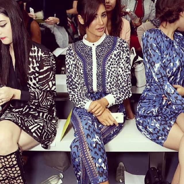 イッサロンドンのインスタグラム：「Regram  @tanghavri The beautiful @nargisfakhri Front Row at our SS16 Show wearing @issalondon #Resort16 styled by @tanghavri 💙 #LFW #frontrow #IssaSS16 #nargisfakhri」