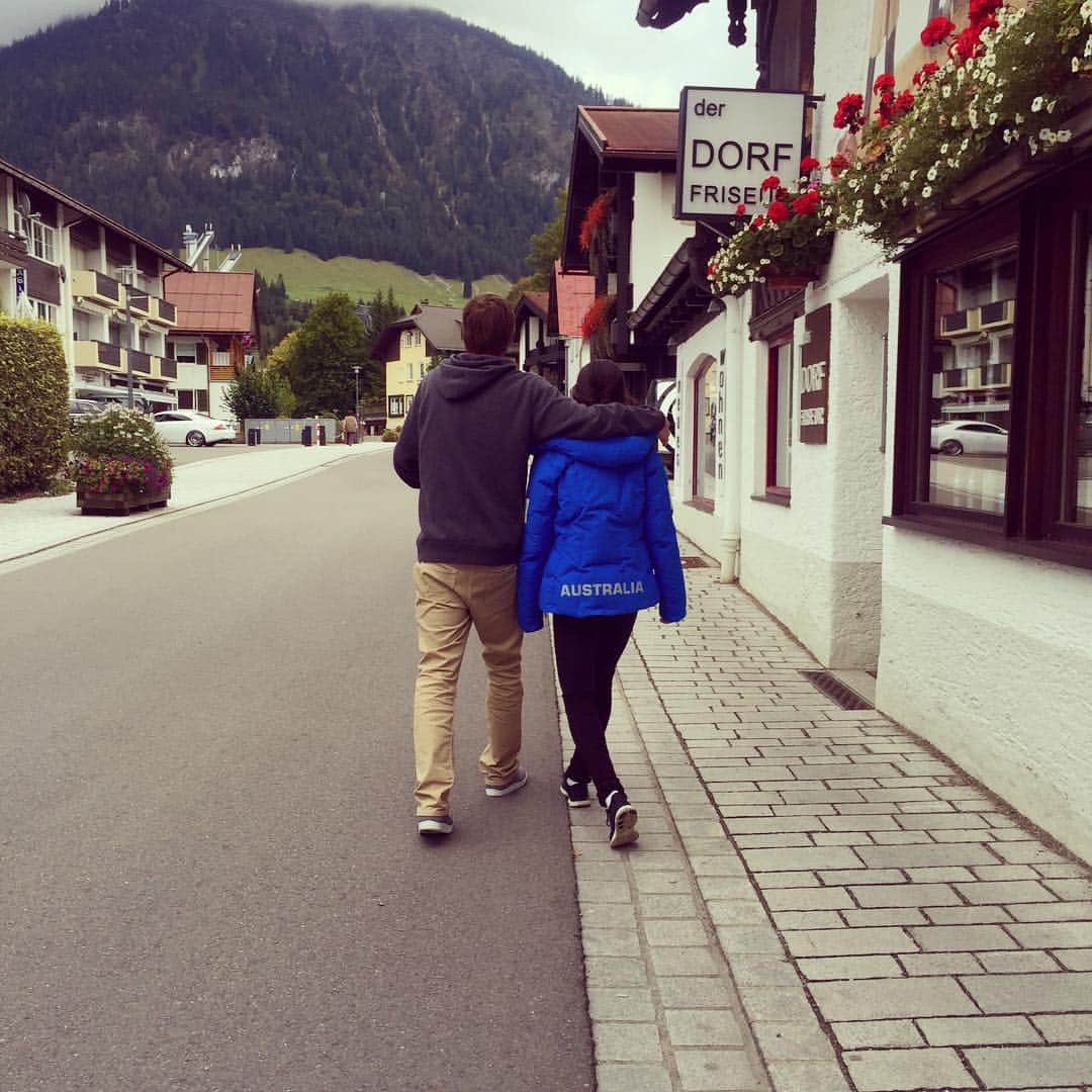 Katrina Francis Craineのインスタグラム：「Wandering thru the streets of Germany with my 2 favourite people in the whole world #sneakypic #family」