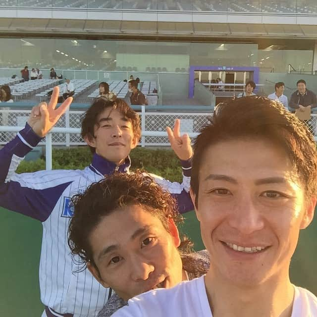 松田大作さんのインスタグラム写真 - (松田大作Instagram)「おいとー😃  昨日は競馬が終わってジョッキーのイベントに参加してきたよ👍  #古川吉洋#中谷雄太 #松田大作#騎手#ジョッキー #ファンとのイベント #楽しめた#阪神競馬場」9月28日 22時08分 - daisaku.matsuda