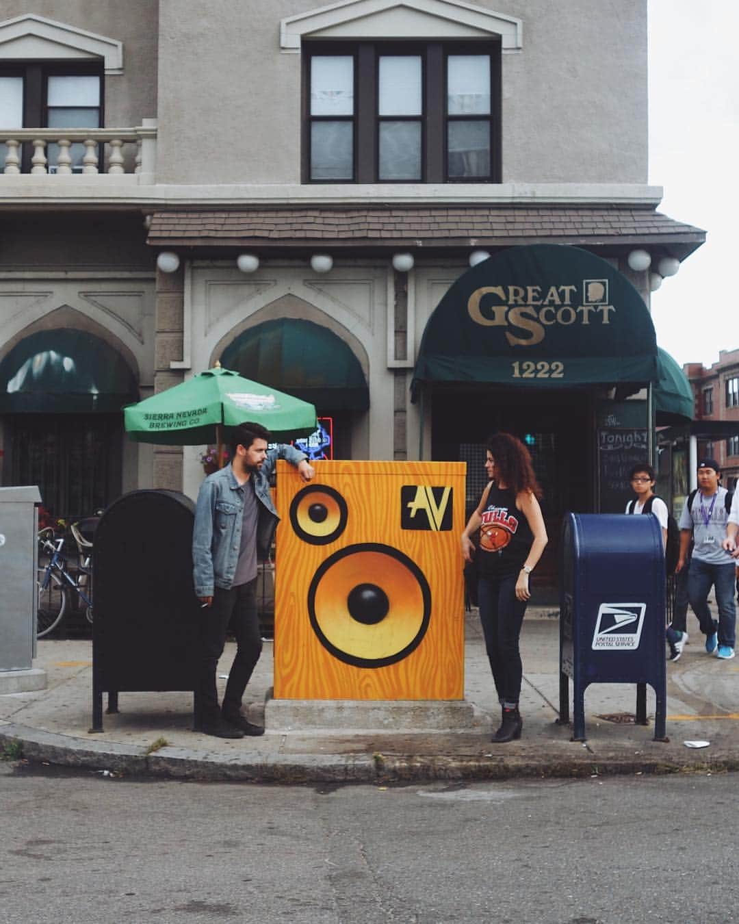 Superhumanoidsのインスタグラム：「discussing street art 🍊 see you tonight boston ✌️」