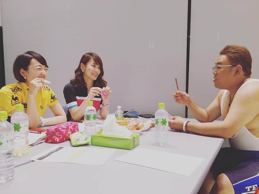 秋元玲奈さんのインスタグラム写真 - (秋元玲奈Instagram)「楽し過ぎるー笑 収録後伊達さんとガールズトーク  #トラの門スポーツ #伊達みきおさん #狩野恵里 #自転車 #ツールドフランスさいたまクリテリウム #ロードバイク」9月30日 18時21分 - rena_akimoto