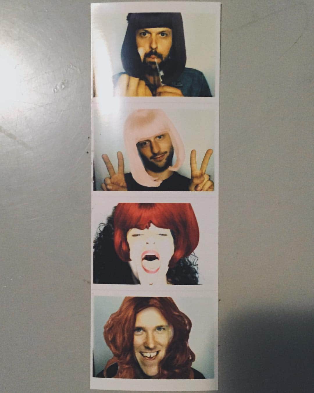 Superhumanoidsのインスタグラム：「having a really nice time on tour guys」
