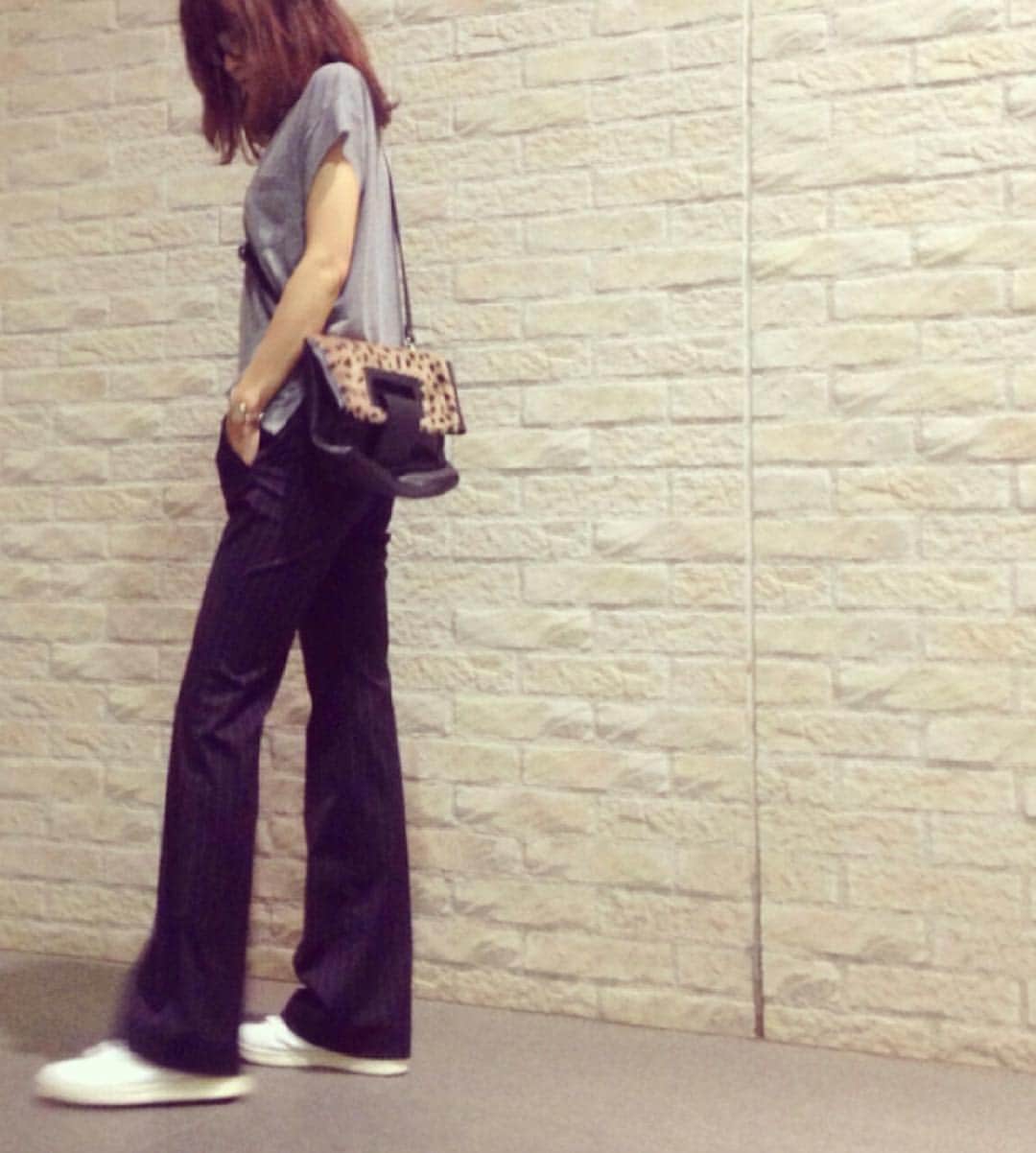 shenaaa16のインスタグラム：「*◡̈⃝* *  #都民の日 。 *  なんだかまだ慣れない休日だけど… 子ども達とご近所まで、 でかけてきます〜✩⃛ *  ご近所すぎて、ラフすぎる上に 髪ボサボサ〜😁💦」