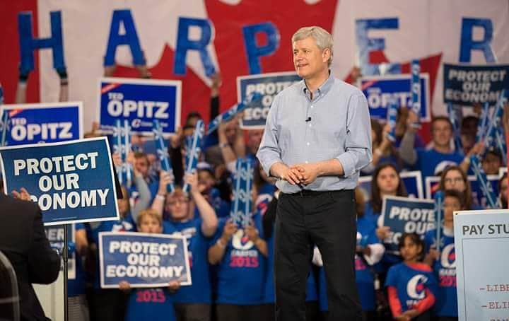 スティーヴン・ハーパーのインスタグラム：「Fantastic rally in Etobicoke last night with thousands of strong Conservative supporters!  When you go to vote tomorrow, you’ll be choosing between Justin’s job-killing tax hikes and our Conservative plan to protect our economy.  Every vote matters in an election this close. Get out and vote Conservative tomorrow!」