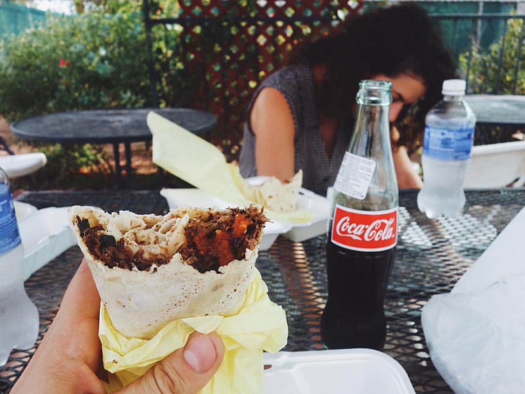 Superhumanoidsのインスタグラム：「eating our way across america • back in pacific standard time and playing phoenix tonight but first machaca burritos in tucson ✌️」