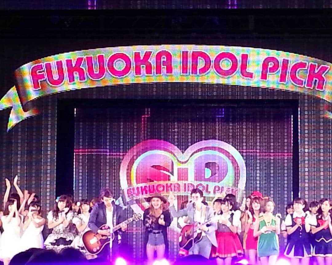 カレンさんのインスタグラム写真 - (カレンInstagram)「#FukuokaAsianParty 💖 #福岡アジアンパーティー フィナーレ🎉✨ 感動したのに真ん中で大笑いしてる私。😂🙌 タイの大人気俳優とアーティストのスペシャルユニット”SanQ”のダンさん＆エーさんが、この日の為に作った曲でフィナーレでした😢❤️ #fukuoka #idol #fes #Thai #Thailand #girls」10月11日 21時58分 - cjd_karen