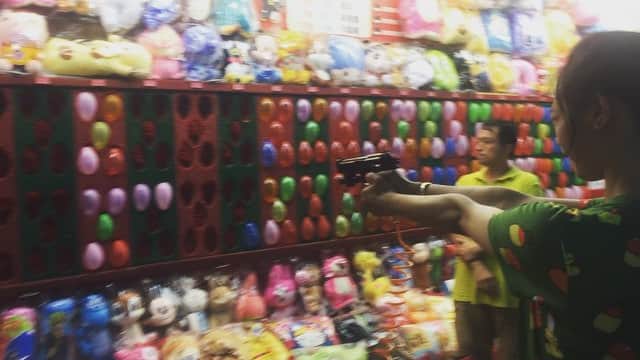 バイ・バイホーのインスタグラム：「赢了玩具给宝哥」