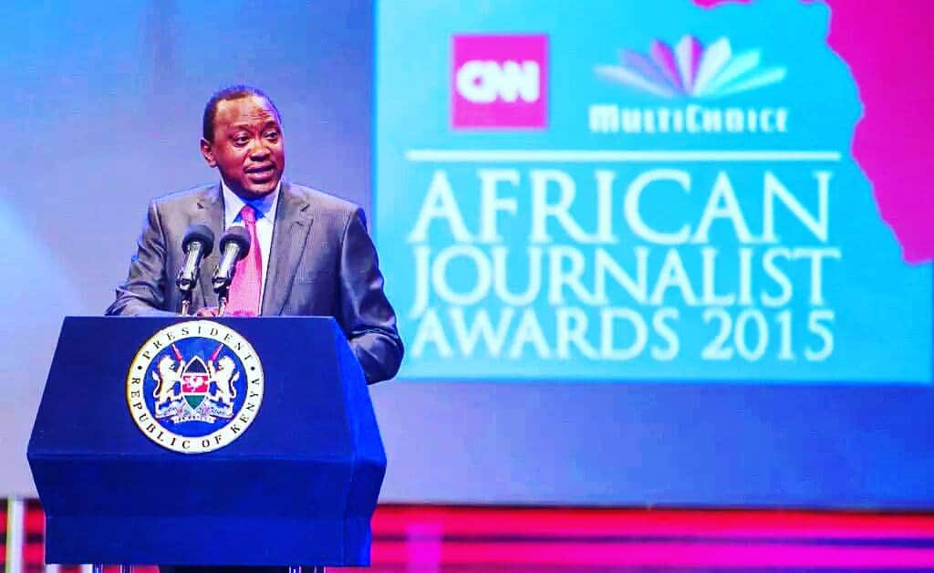ウフル・ケニヤッタのインスタグラム：「Presiding over the 2015 CNN Multichoice African Journalist Awards, at the Kenyatta International Convention Centre.」