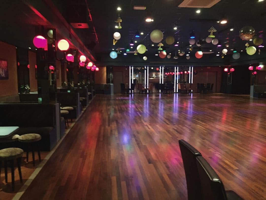 Ella Freyaのインスタグラム：「Dancing hall yesterday ~」