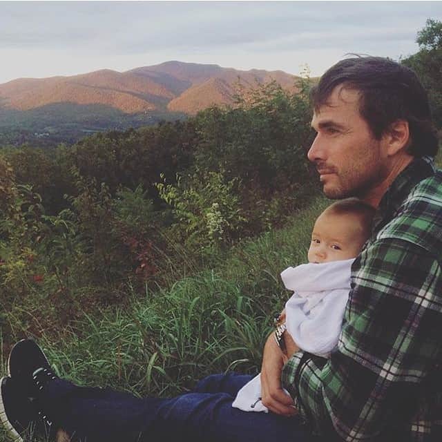 マシュー・セトルのインスタグラム：「#babygirl Nalu」