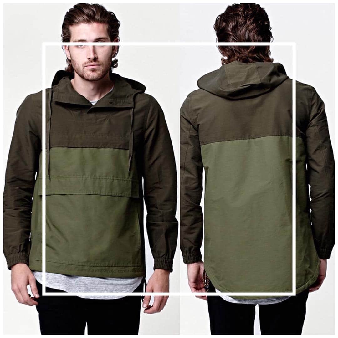 モダンアミューズメントのインスタグラム：「Who has your front and back= #modernamusement | Get the new Modern Amusement Anorak at @pacsun (link in bio) #FollowTheCrow」