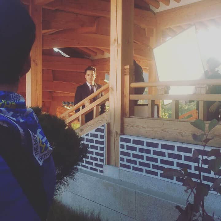 チュ・サンウクさんのインスタグラム写真 - (チュ・サンウクInstagram)「이제 시작! 고생하는 스태프들 다같이 화이팅 #화려한유혹」10月14日 17時40分 - uks0718_