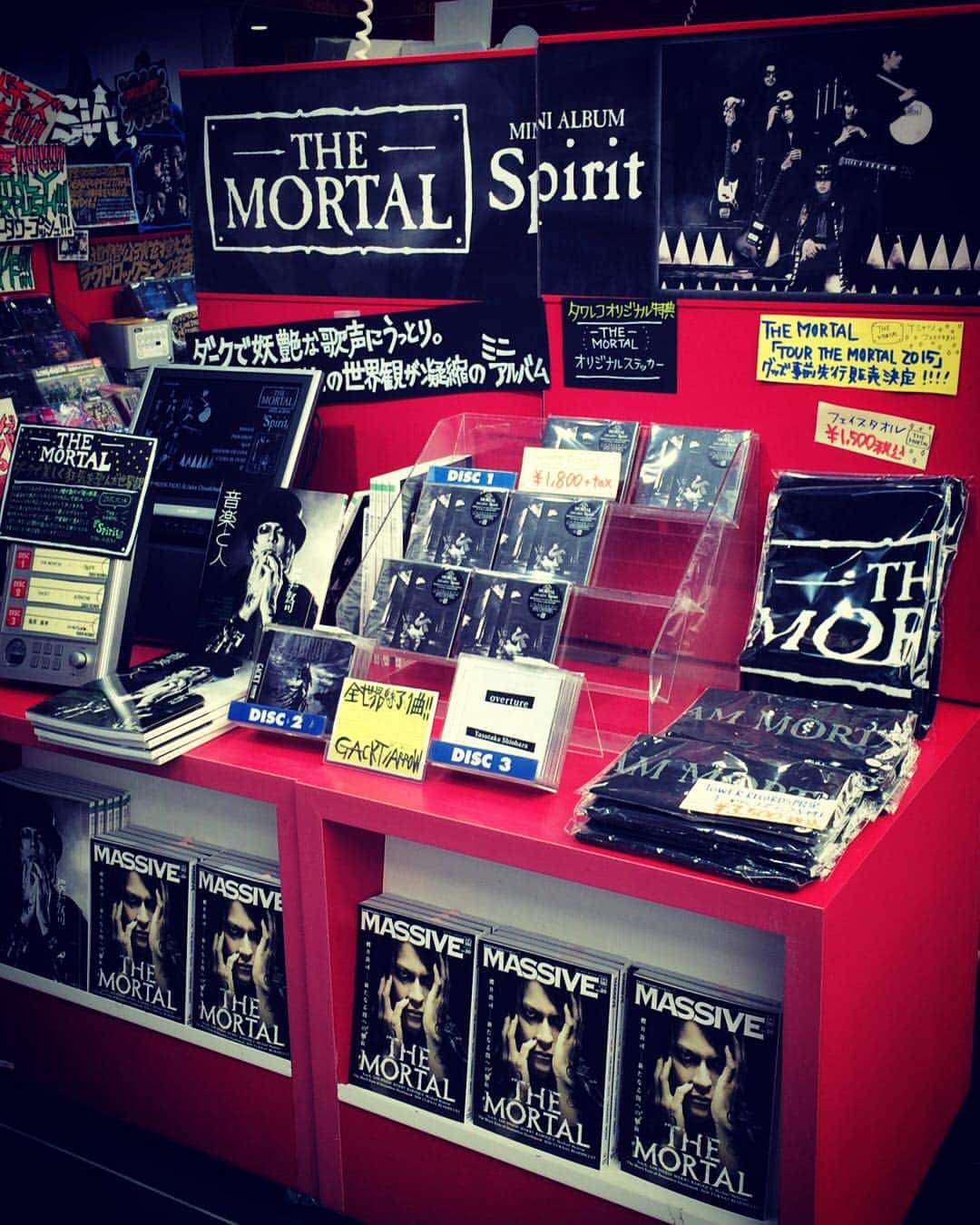 THEMORTALのインスタグラム：「本日、THE MORTALのデビュー作品『Spirit』の発売日です！ 是非、ご堪能下さい！！ 写真はタワーレコード渋谷店です。」