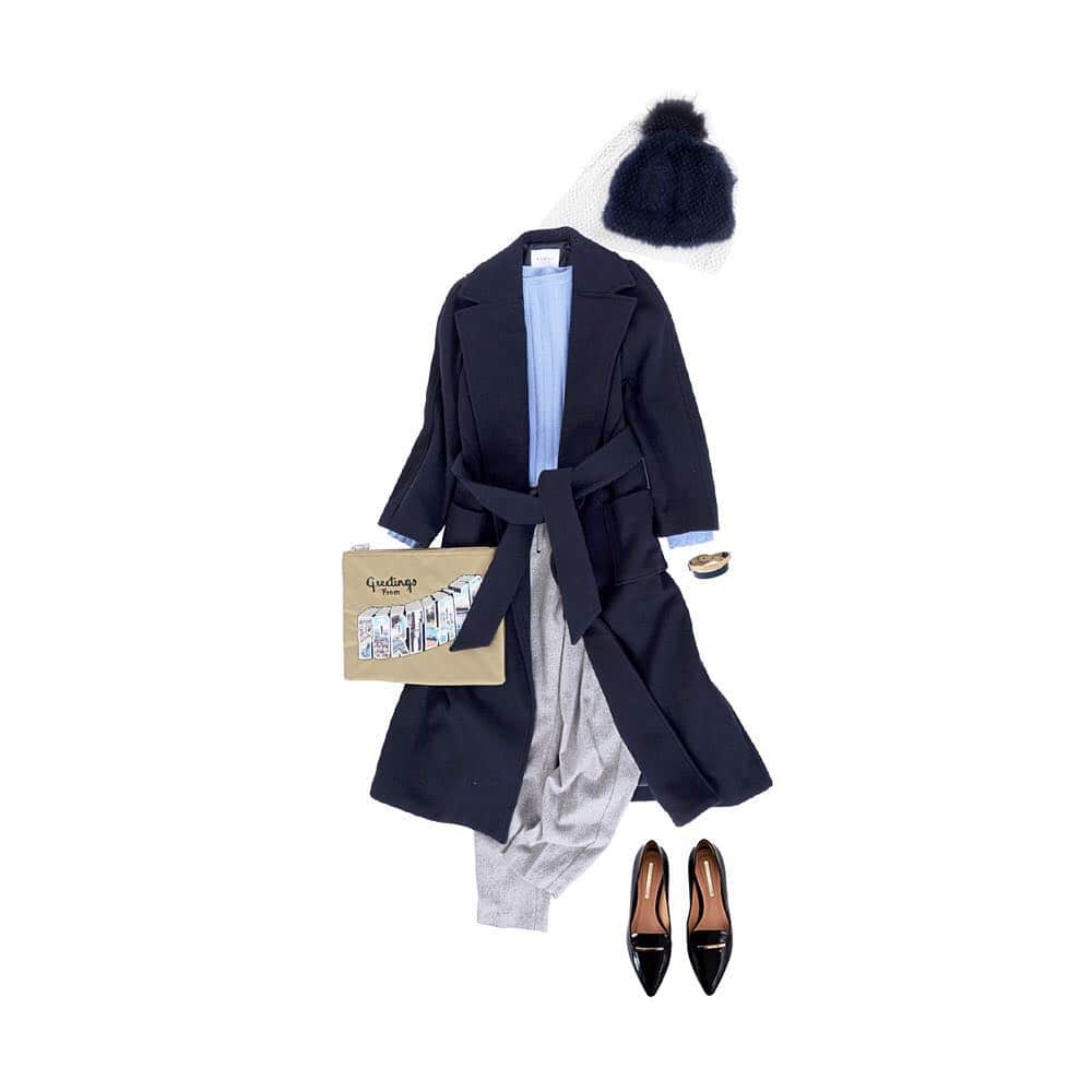 ボルニーのインスタグラム：「Long coat 02: Gown coat [color: off white, navy, lavender]  #borny#2015aw#autumn#winter#new#newin#collection#fashion#coat#longcoat#import#select#goods#bag#logo#portland#clutch#clutchbag#fur#cap#casselini#shoes#hanniballaguna#runwaychannel」